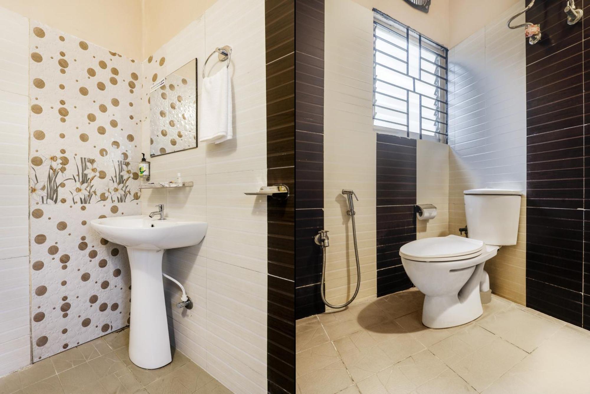 Treebo Urban Oasis Inn Гувахати Екстериор снимка